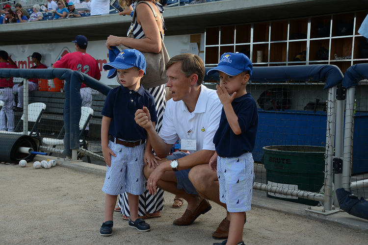 decorative image of 010 , Blue Wahoos Alumni Night 2015-08-06 14:08:08