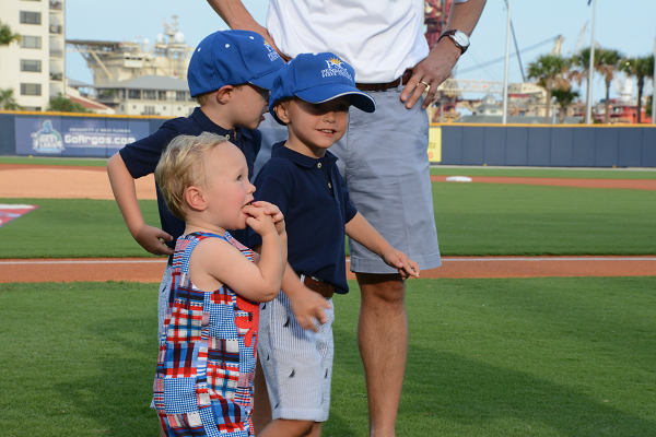 decorative image of 020 , Blue Wahoos Alumni Night 2015-08-06 14:08:16