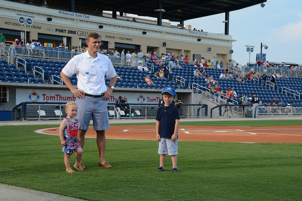 decorative image of 022 , Blue Wahoos Alumni Night 2015-08-06 14:08:18