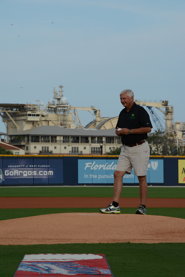 decorative image of 027 , Blue Wahoos Alumni Night 2015-08-06 14:08:22