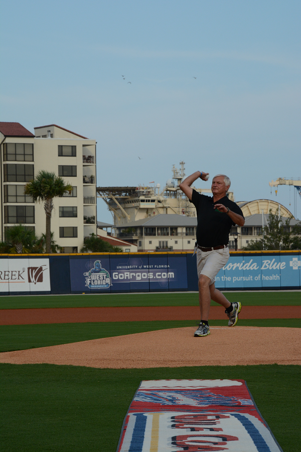 decorative image of 028 , Blue Wahoos Alumni Night 2015-08-06 14:08:23