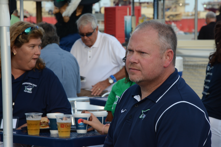 decorative image of 033 , Blue Wahoos Alumni Night 2015-08-06 14:08:27