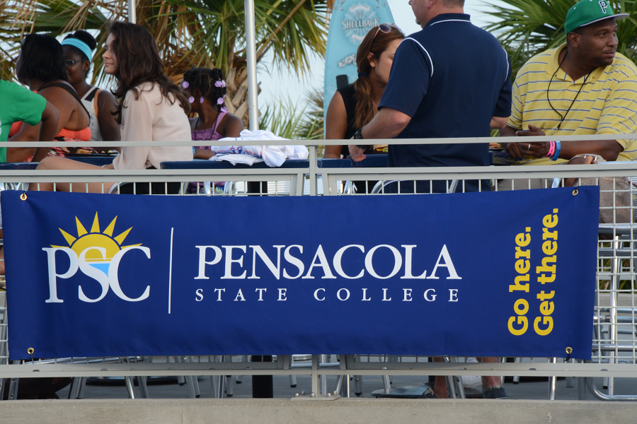 decorative image of 040 , Blue Wahoos Alumni Night 2015-08-06 14:08:33