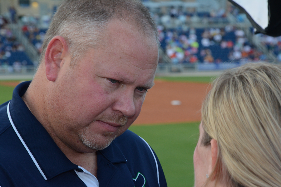 decorative image of 070 , Blue Wahoos Alumni Night 2015-08-06 14:09:06