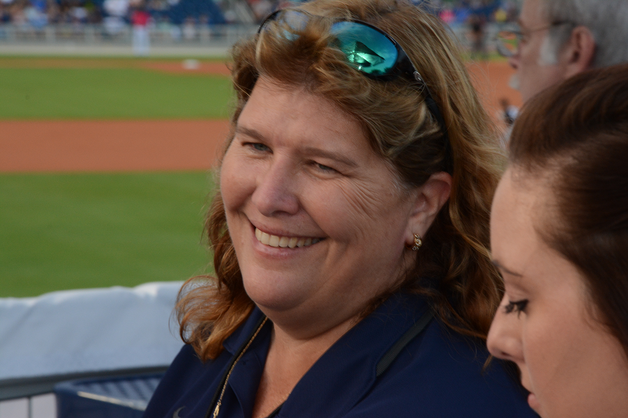 decorative image of 073 , Blue Wahoos Alumni Night 2015-08-06 14:09:09