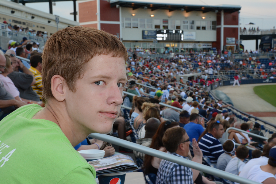 decorative image of 081 , Blue Wahoos Alumni Night 2015-08-06 14:09:19