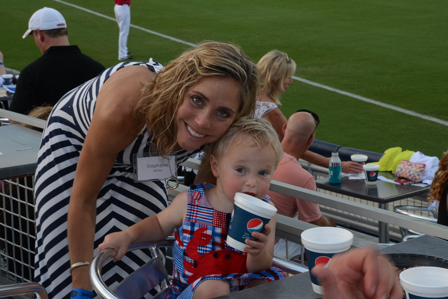 decorative image of 083 , Blue Wahoos Alumni Night 2015-08-06 14:09:23