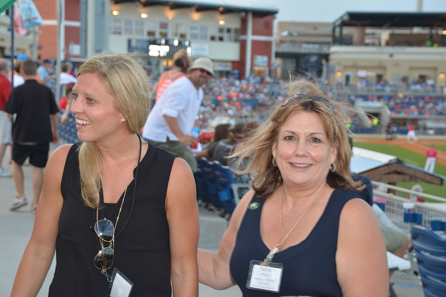 decorative image of 094 , Blue Wahoos Alumni Night 2015-08-06 14:09:40