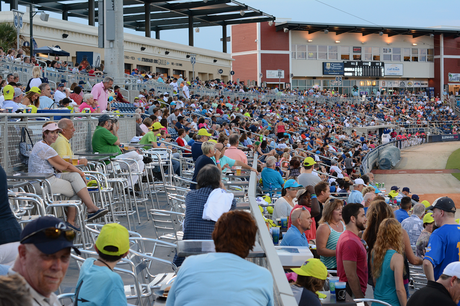 decorative image of 104 , Blue Wahoos Alumni Night 2015-08-06 14:09:53
