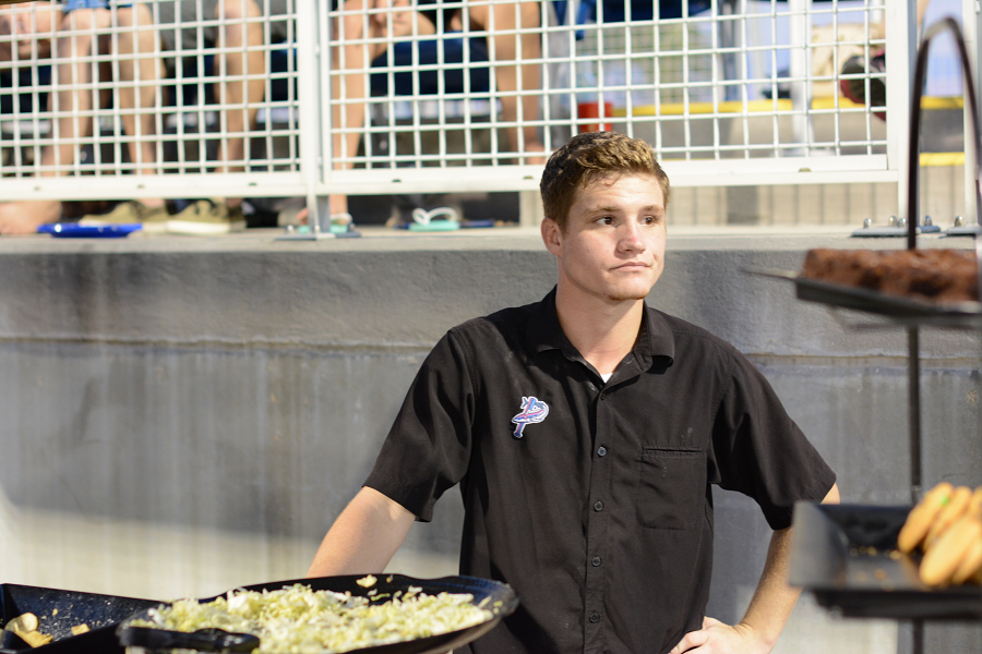 decorative image of 131 , Blue Wahoos Alumni Night 2015-08-06 14:07:38