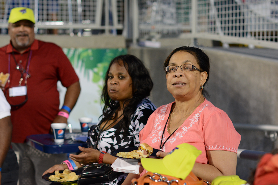 decorative image of 137 , Blue Wahoos Alumni Night 2015-08-06 14:07:43