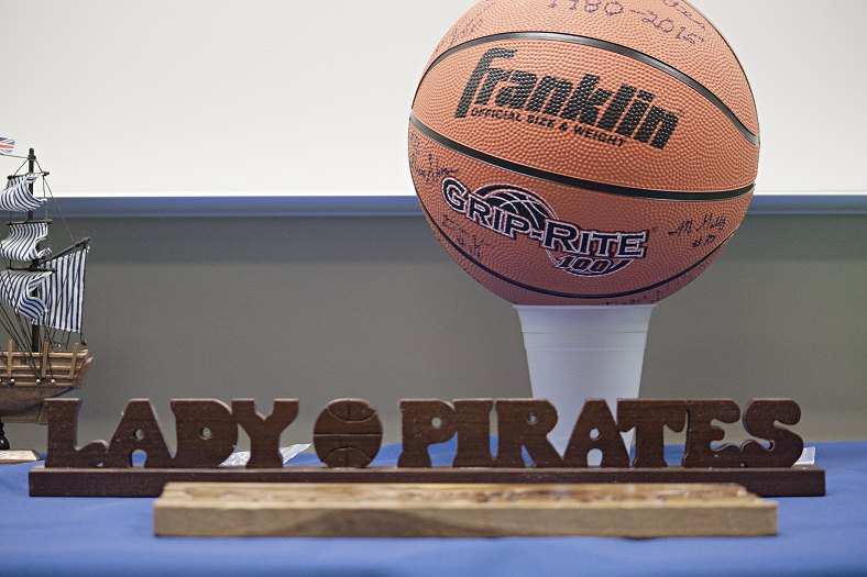 decorative image of MG_5009web , Alumni Women's Basketball 2015-08-05 13:49:45
