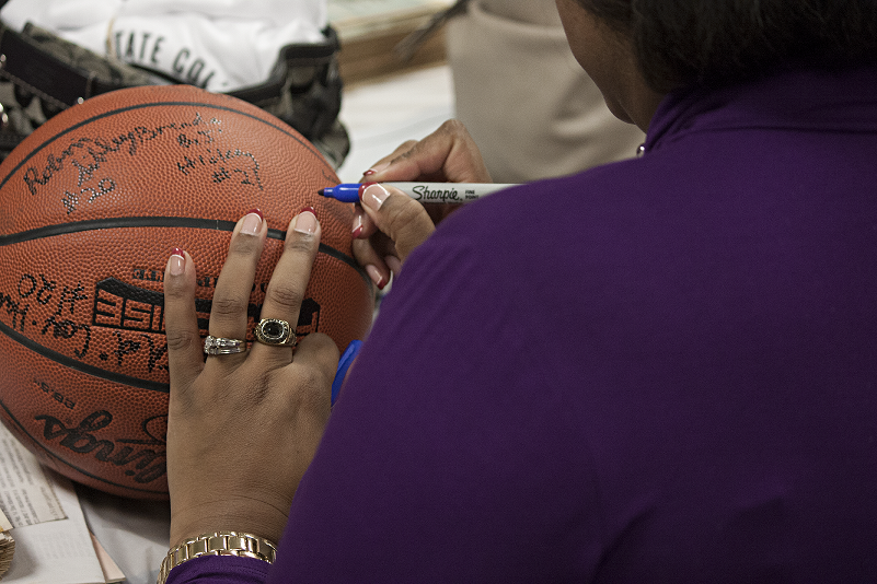 decorative image of MG_5070web , Alumni Women's Basketball 2015-08-05 13:49:59